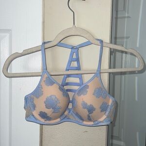 VS pink bra